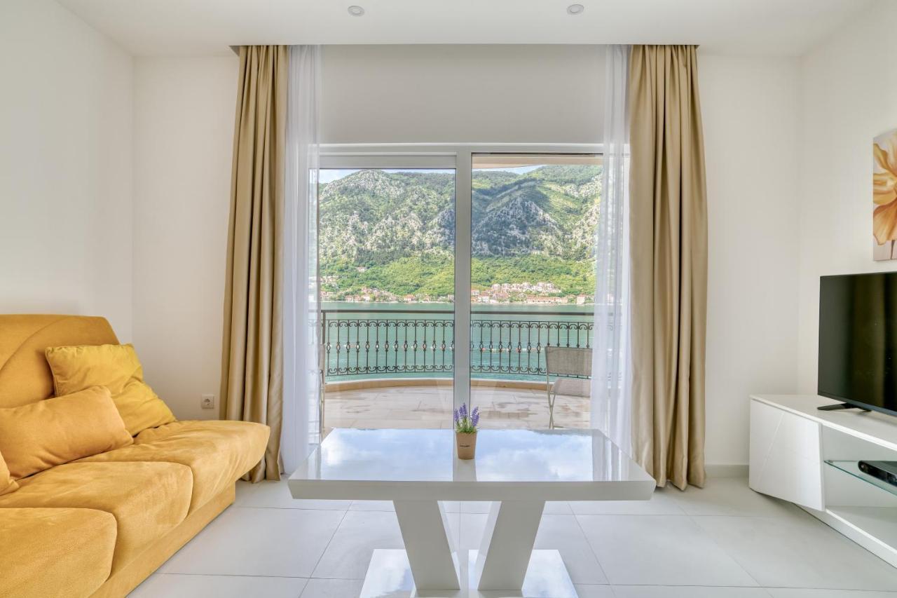 The Golden Luxury Apartments โกตอร์ ภายนอก รูปภาพ