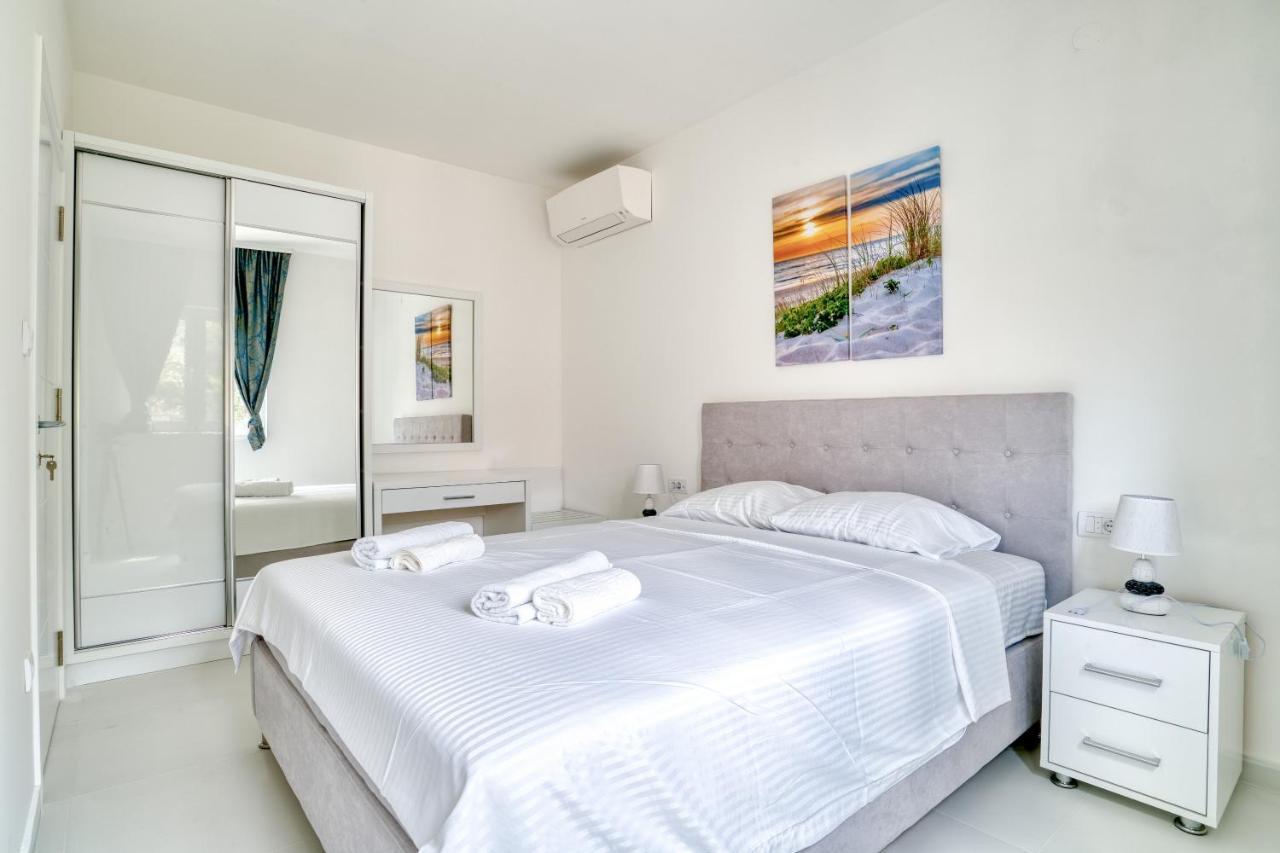 The Golden Luxury Apartments โกตอร์ ภายนอก รูปภาพ