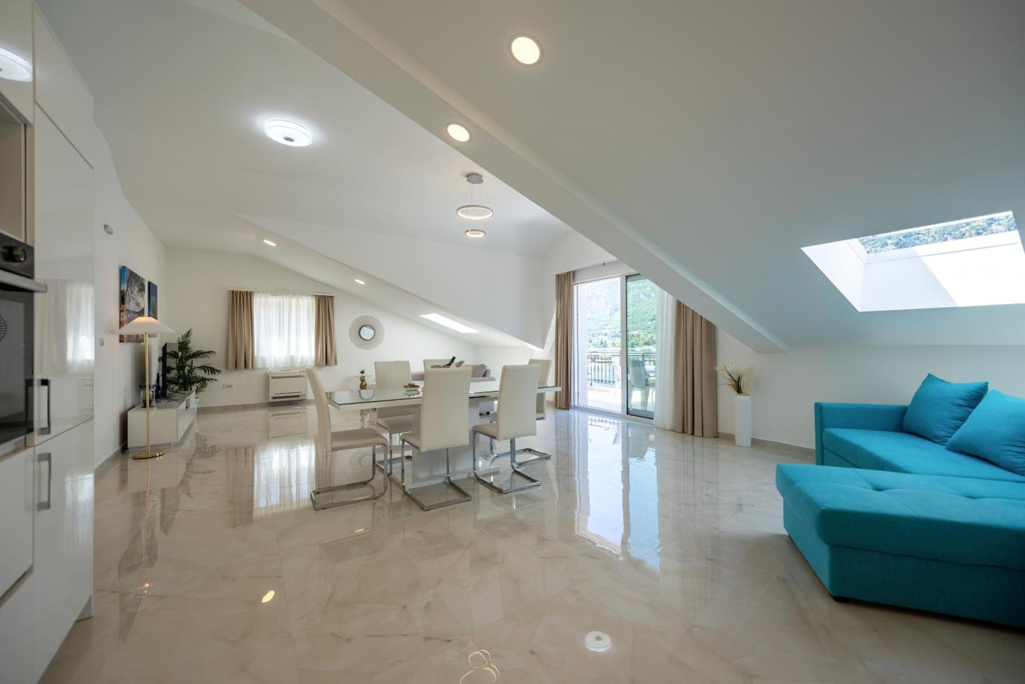 The Golden Luxury Apartments โกตอร์ ภายนอก รูปภาพ